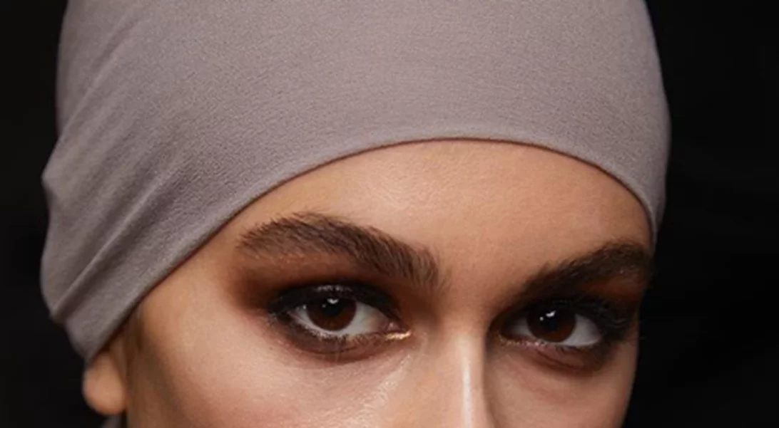 Οι καλύτερες ιδέες σε αξεσουάρ μαλλιών για τα πιο cool χτενίσματα της σεζόν