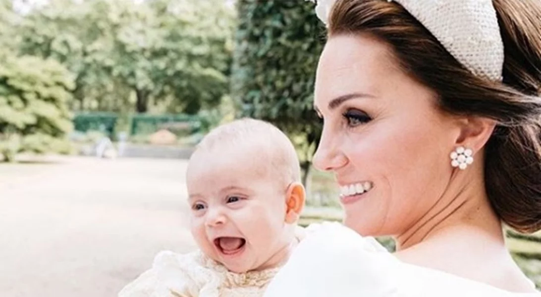 Πρίγκιπας Louis | Ποζάρει στην Kate Middleton για τα πορτραίτα των γενεθλίων του