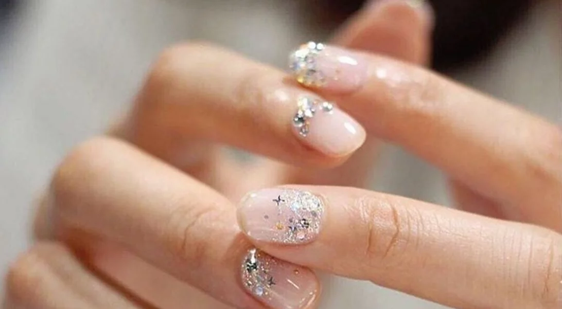 Μία ιδέα για χριστουγεννιάτικα νύχια, αν ανήκεις στις προνοητικές!
