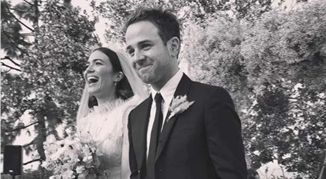 Mandy Moore | Παντρεύτηκε με ένα ονειρικό νυφικό