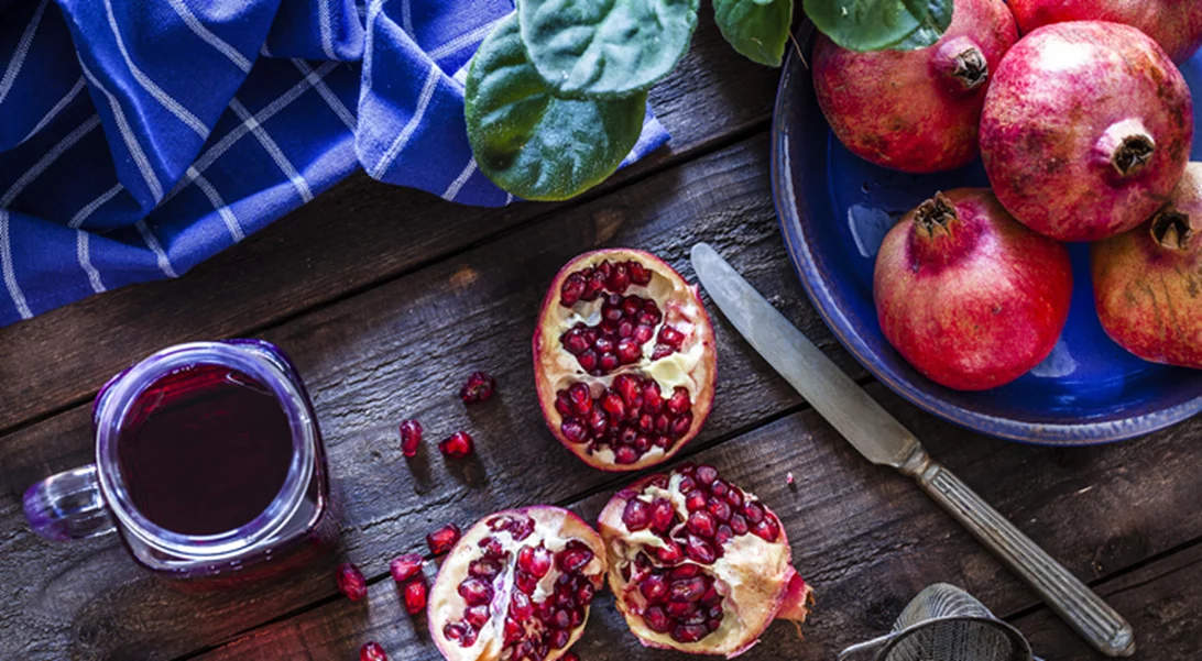 Οι 8 ιδιότητες που κάνουν τα ρόδια υπερτροφή