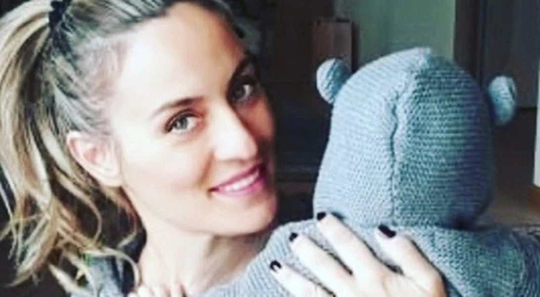 Ελεονώρα Μελέτη | Έγραψε μαντινάδα για την κόρη της και της την αφιέρωσε