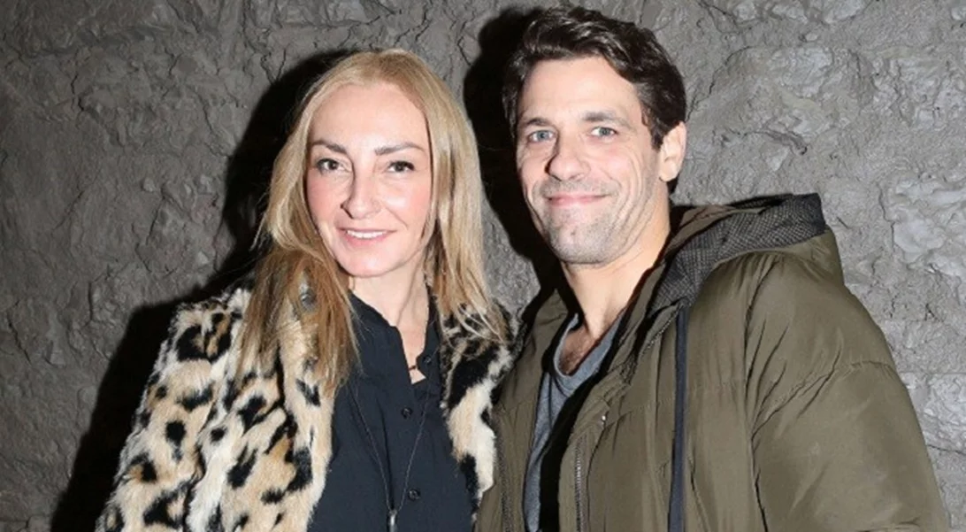 Λαμπερές παρουσίες στην επίσημη πρεμιέρα «Η Κωμωδία των Παρεξηγήσεων» | Ρούλα Ρέβη και Αποστόλης Τότσικας ήταν ανάμεσα σε αυτές