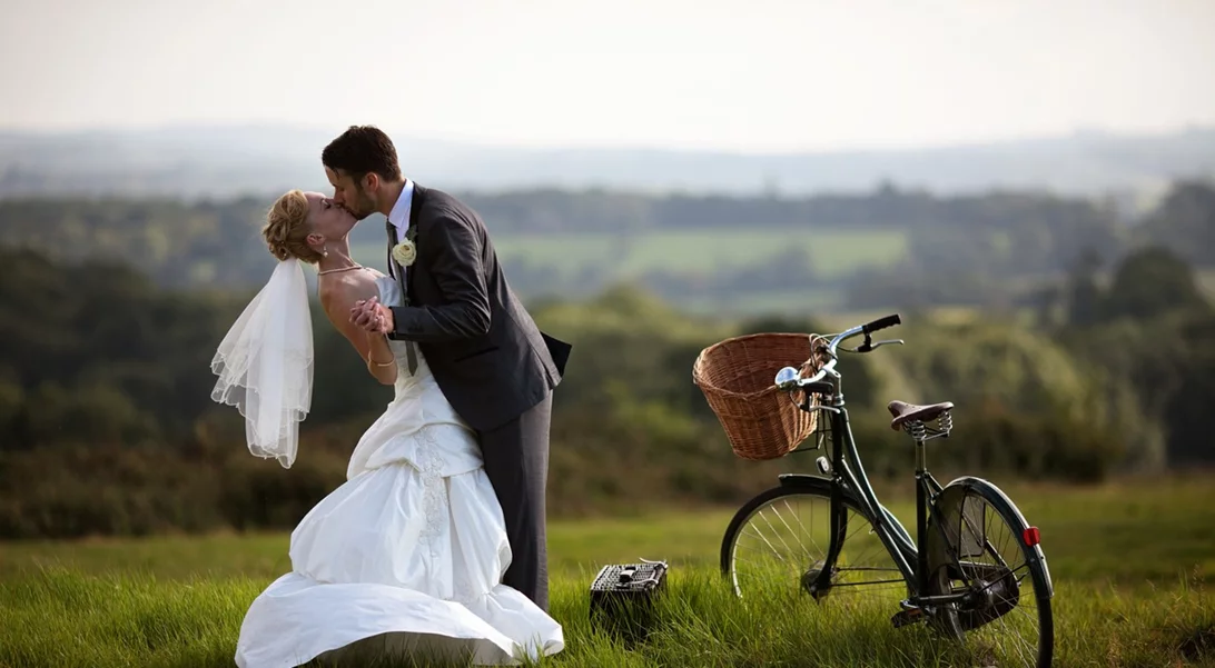 Πώς να δείχνω πιο όμορφη στις φωτογραφίες του γάμου; 6 έξυπνα τρικ που συστήνουν οι επαγγελματίες φωτογράφοι