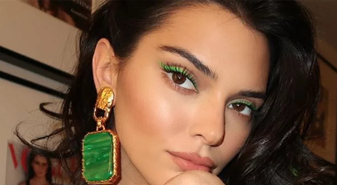 H Kendall Jenner με ένα χρώμα νυχιών που σηκώνει συζήτηση