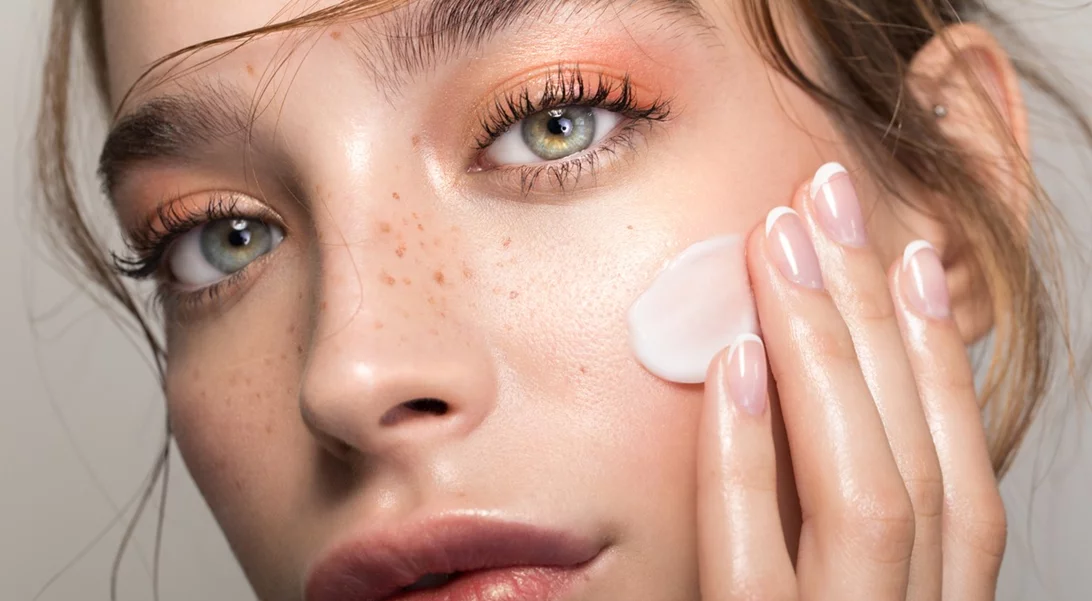 Πόση ενυδατική κρέμα πρέπει να χρησιμοποιείς κάθε φορά;