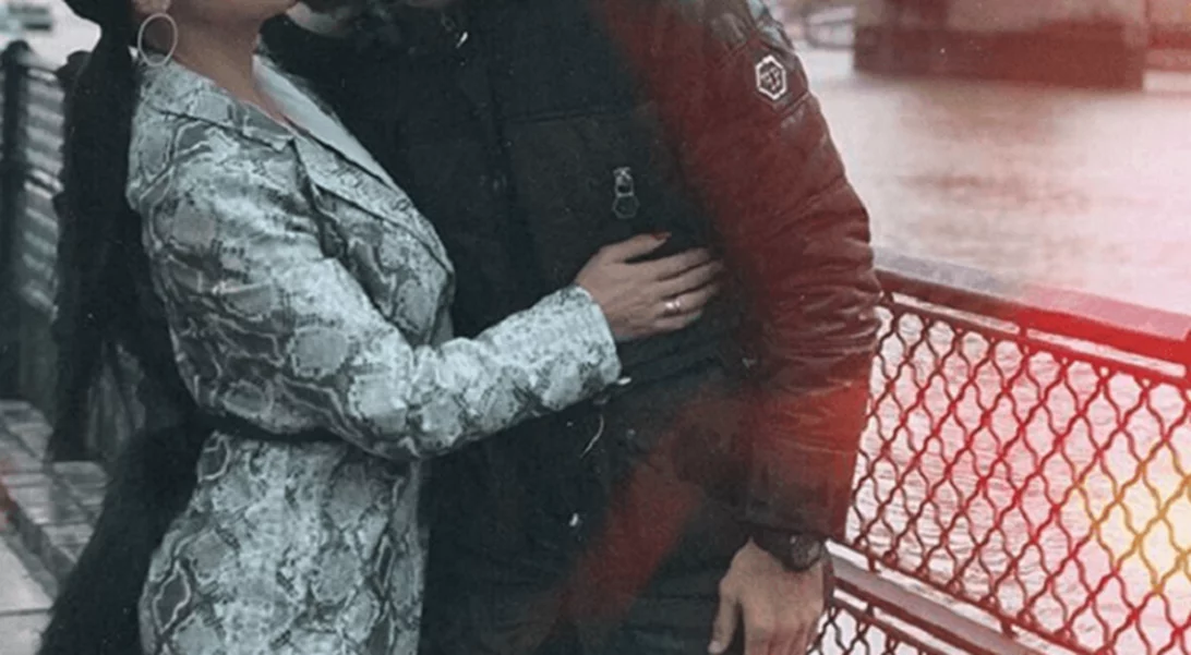 Ζευγάρι της εγχώριας showbiz αποκαλύπτει το φύλο του τρίτου μωρού που περιμένει