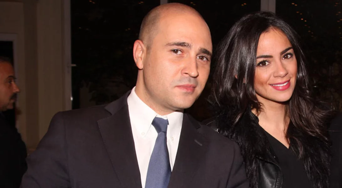 Παντρεύονται ο Κωνσταντίνος Μπογδάνος και η Ελένη Καρβέλα | Δες την αναγγελία του γάμου τους