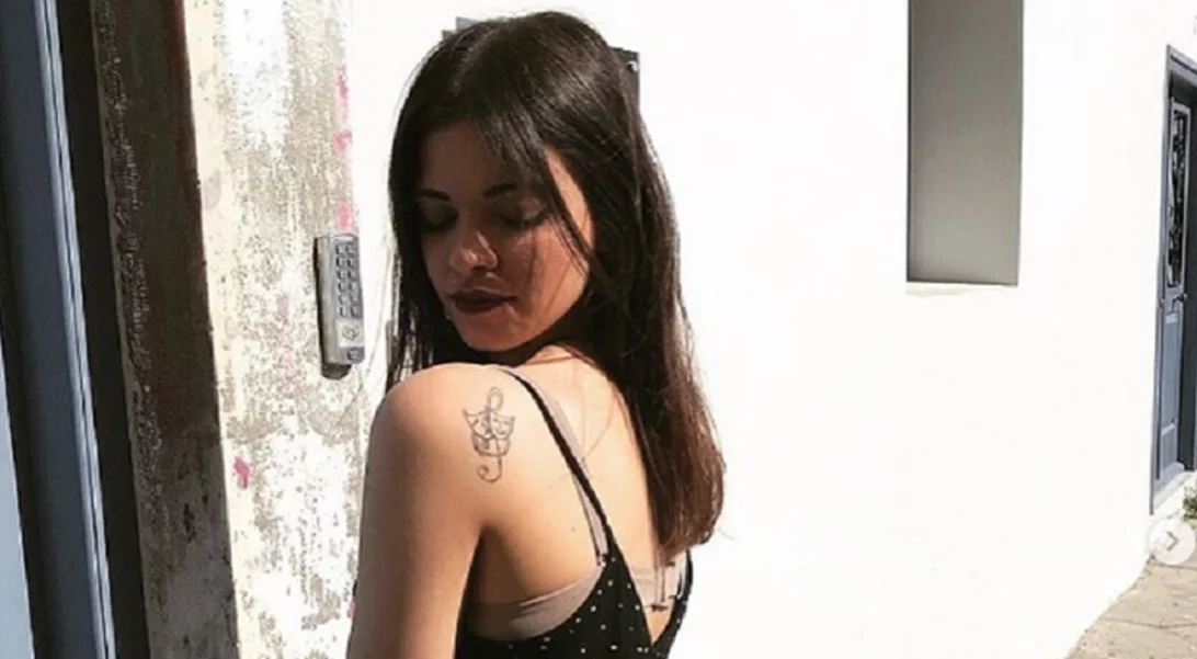 Τζένη Καζάκου | Δες τα τατουάζ που έχει η πανέμορφη εγγονή της Τζένης Καρέζη