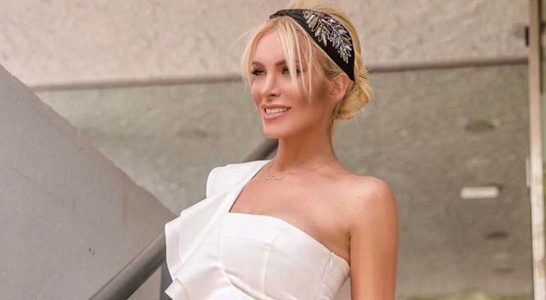 Κατερίνα Καινούργιου | Μας δείχνει για πρώτη φορά την ταυτότητα της