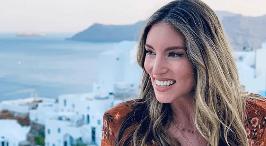 Αθηνά Οικονομάκου | Η αλήθεια πίσω από τα βίντεο της στο Instagram