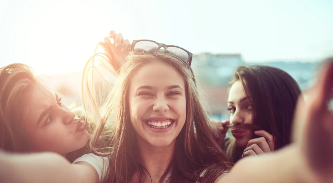 Είσαι 20+; Ορίστε ποια κρέμα πρέπει να βάζεις στο πρόσωπό σου