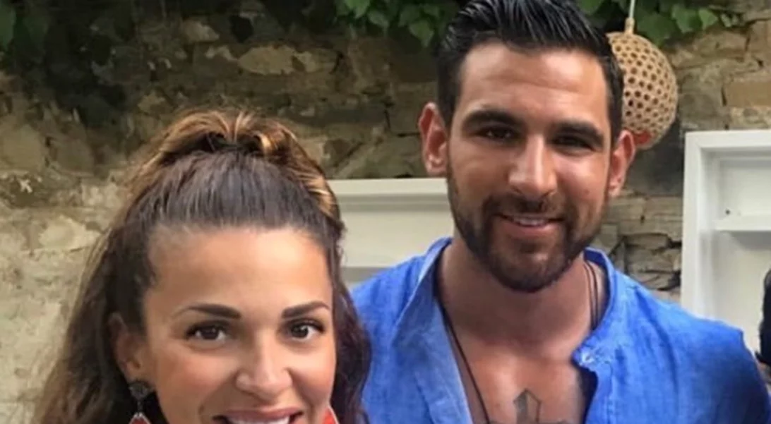 Ετεοκλής Παύλου | Το δώρο του στην Ελένη Χατζίδου και την κόρη τους