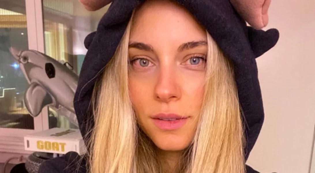 Συμβαίνει τώρα | Το μακρύ καρέ της Δούκισσας Νομικού θα σε στειλει στο κομμωτήριο