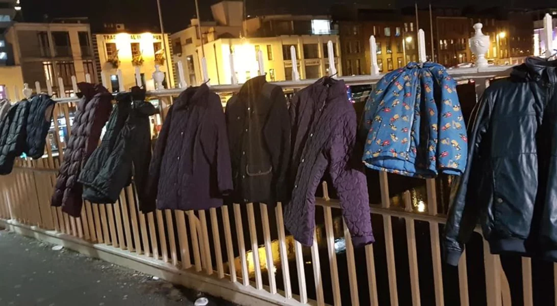 Warm for Winter | Η πρωτοβουλία για τους άστεγους που έγινε viral είναι ό,τι πιο ωραίο είδαμε τις τελευταίες ημέρες