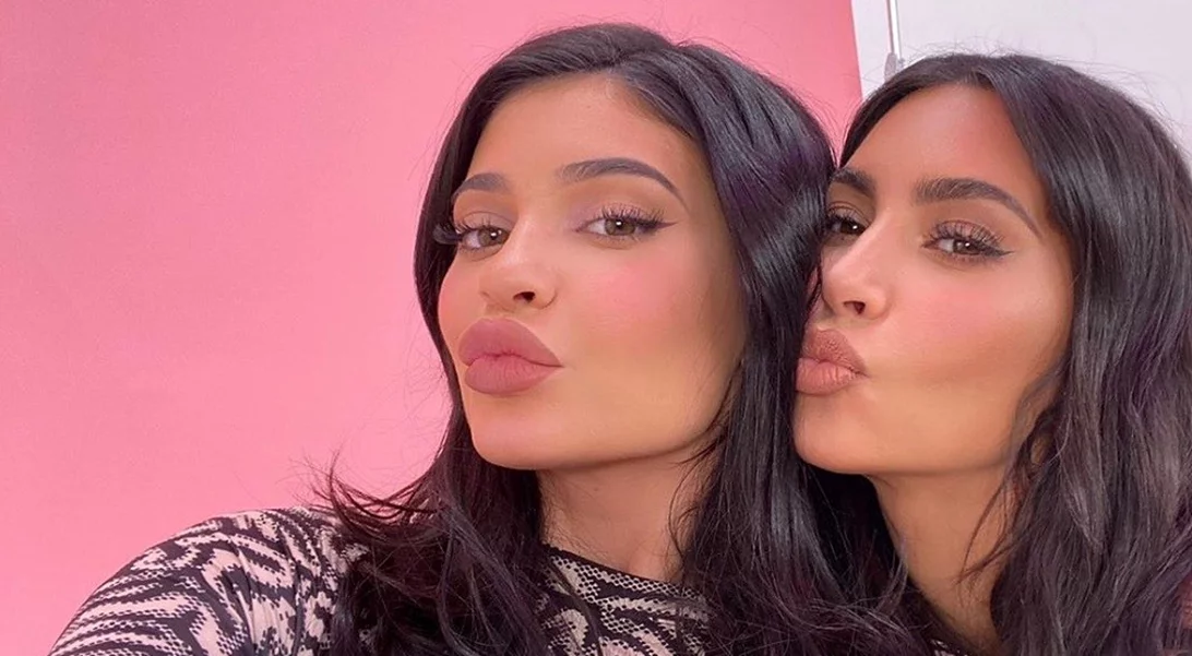 Το πιο χρήσιμο tip που μάθαμε από το makeup tutorial της Kim και της Kylie