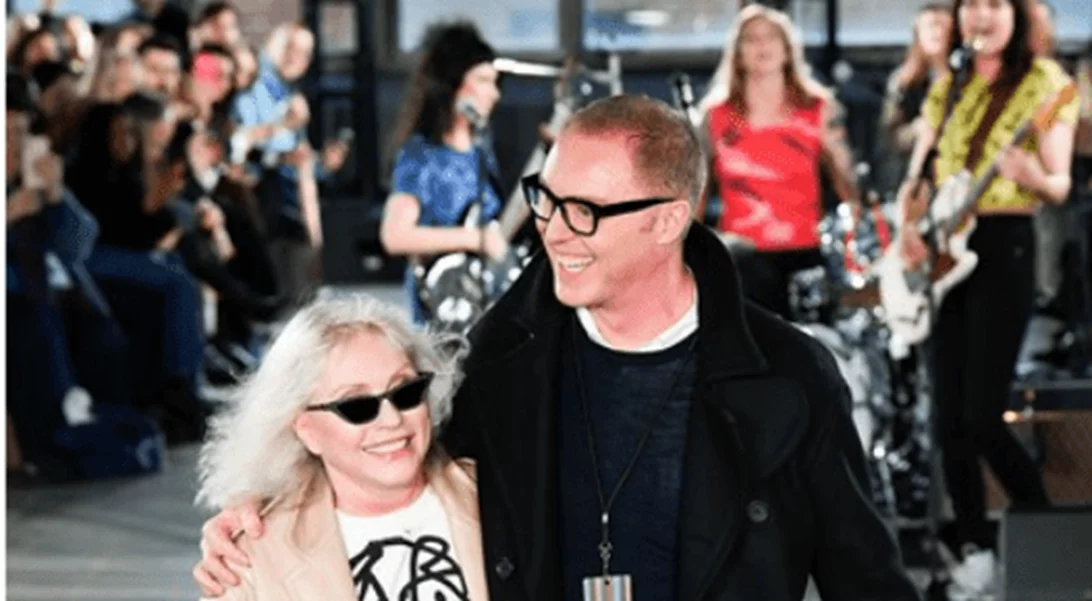 Η μοναδική performance της Debbie Harry στο show του οίκου Coach