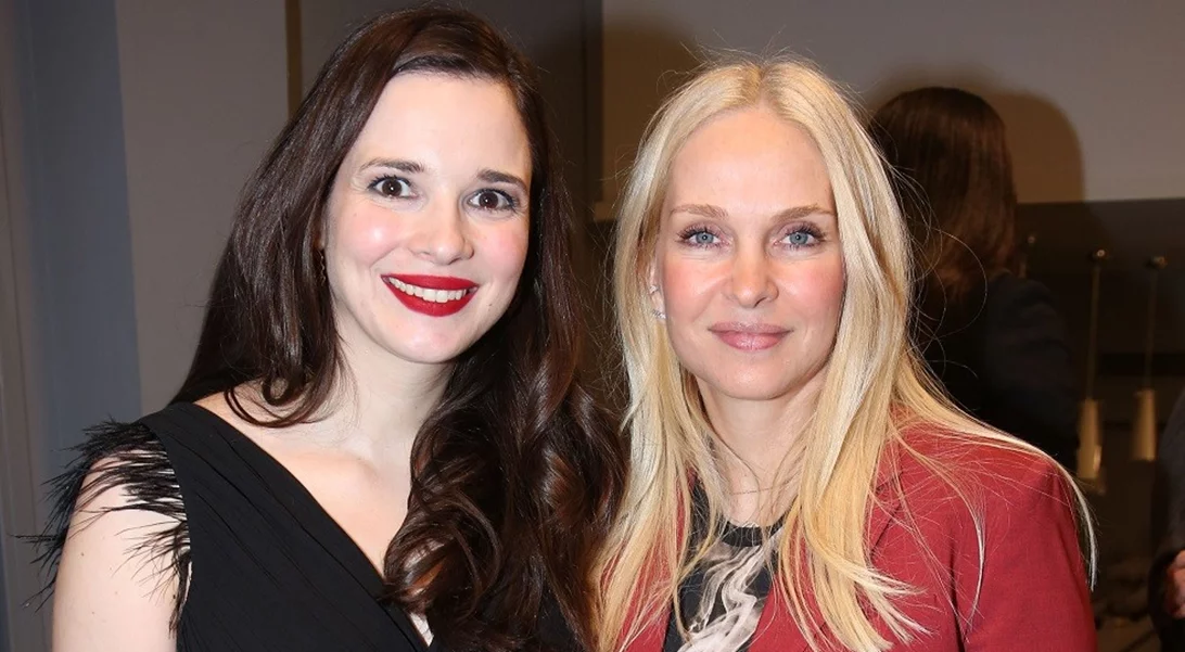 «Περηφάνια και προκατάληψη» | Οι εμφανίσεις των διάσημων γυναικών στην επίσημη πρεμιέρα της παράστασης