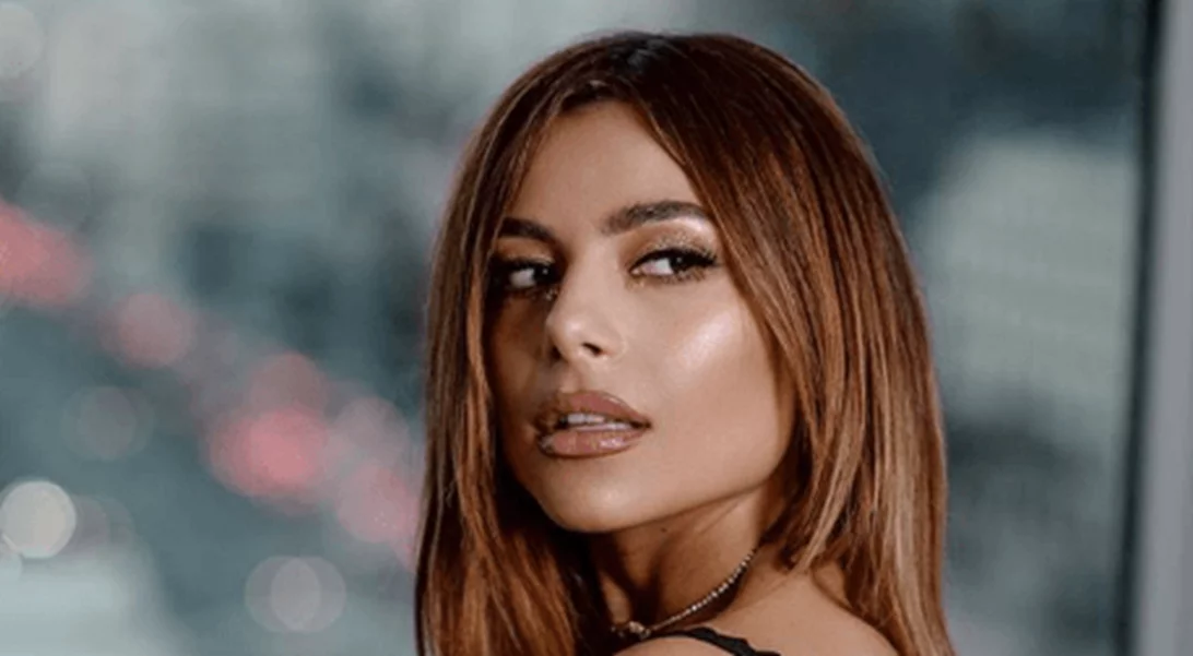 Η Ελευθερία Ελευθερίου κουρεύτηκε και άλλαξε χρώμα στα μαλλιά της