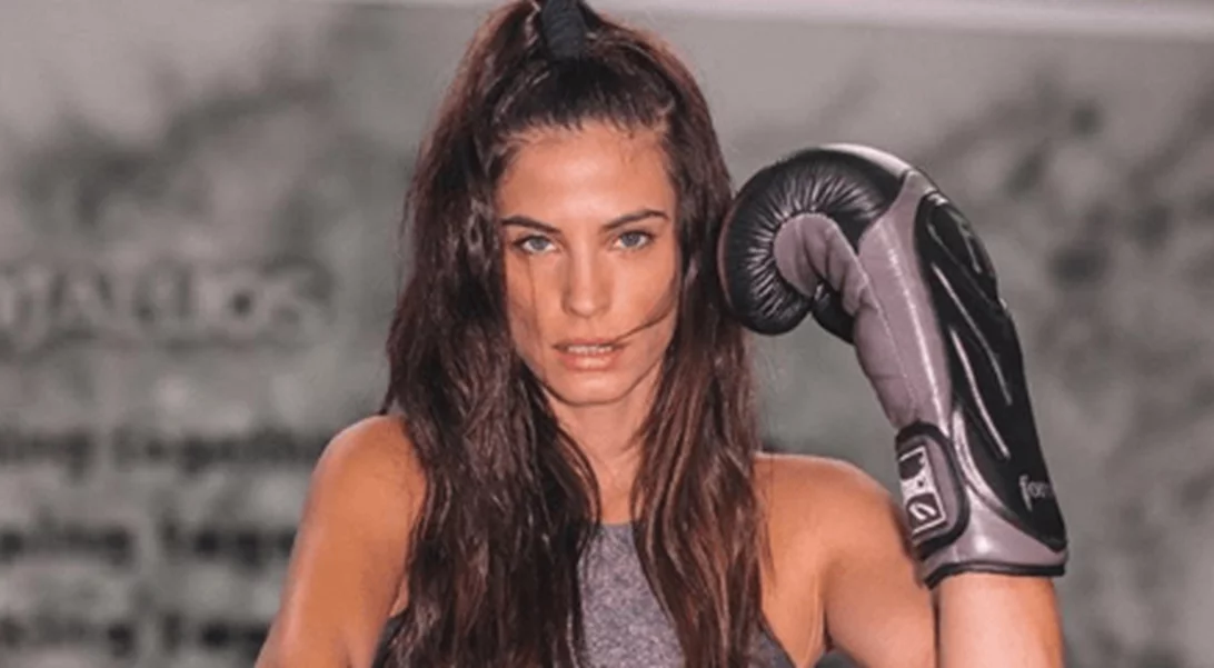 Αδύνατη με καμπύλες | Να πώς διατηρεί το σώμα της η Χριστίνα Μπόμπα (pics)