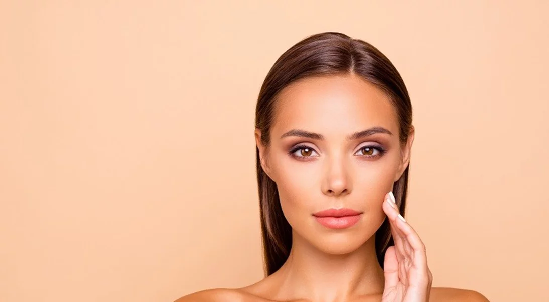 Εφέ lifting και πιο σφριγηλή επιδερμίδα χωρίς ενέσιμες θεραπείες; Γίνεται.