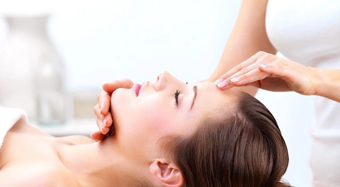 Η θεραπεία προσώπου που πρέπει να κάνεις 1 φορά την εβδομάδα δεν κοστίζει (τίποτα)