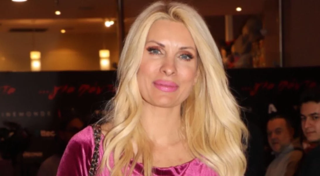 Ελένη Μενεγάκη | «Ανάλογα σε τι φάση ζωής είμαστε, άλλα πράγματα έρχονται στην επιφάνεια και φωτίζονται περισσότερο»