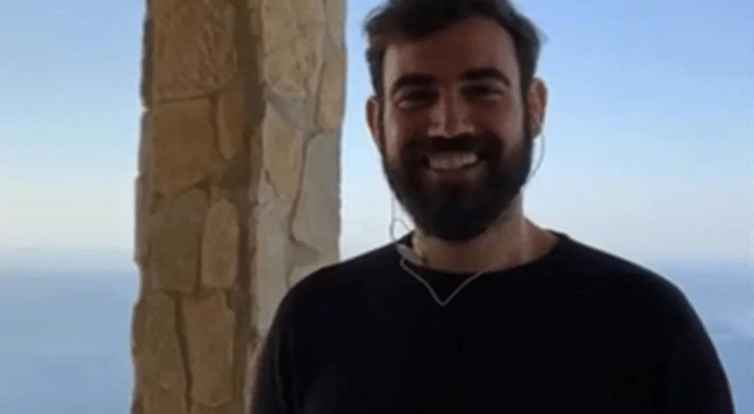 Ο Νίκος Πολυδερόπουλος έγινε μπαμπάς | Η πρώτη φωτογραφία του μωρού και το συγκινητικό μήνυμα