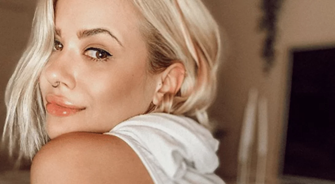 Λάουρα Νάργες | Με μαύρη ρίζα και μείον πέντε κιλά (pic)