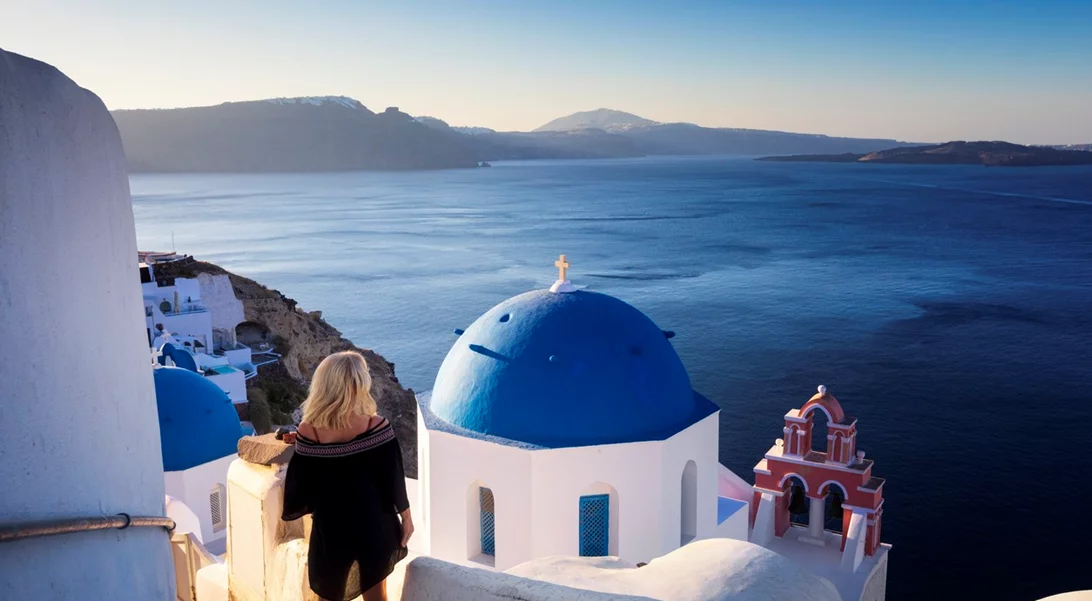 Ο διεθνής Τύπος εκθειάζει την Ελλάδα | Η πρώτη χώρα που πρέπει να επισκεφθούμε μετά τον κορονοϊό