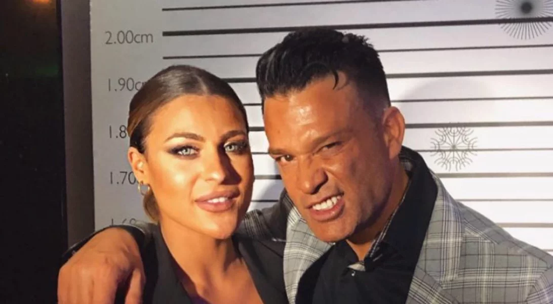 Κώστας Σόμμερ | Η έκπληξη από τη νέα του σύντροφο για τα γενέθλιά του και οι στιγμές δίπλα στην πισίνα