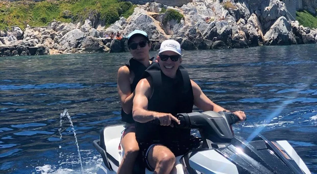 Μαριέττα Χρουσαλά-Λέων Πατίτσας | Το φωτογραφικό άλμπουμ των διακοπών τους στην Ύδρα