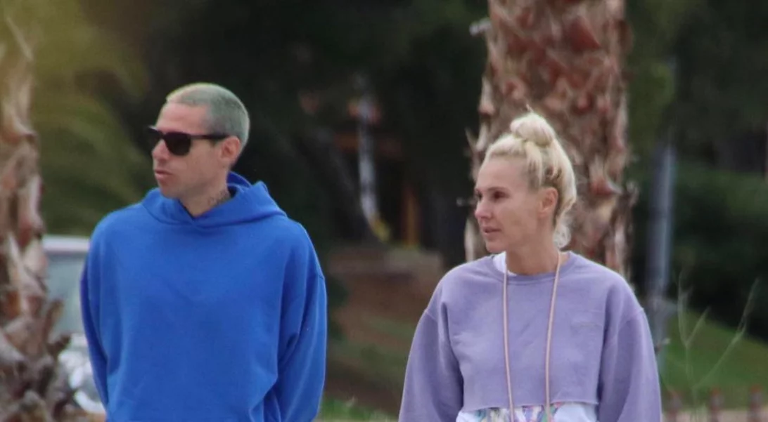 Τάμτα - Πάρης Κασιδόκωστας | Βόλτα στη Βουλιαγμένη με casual outfits