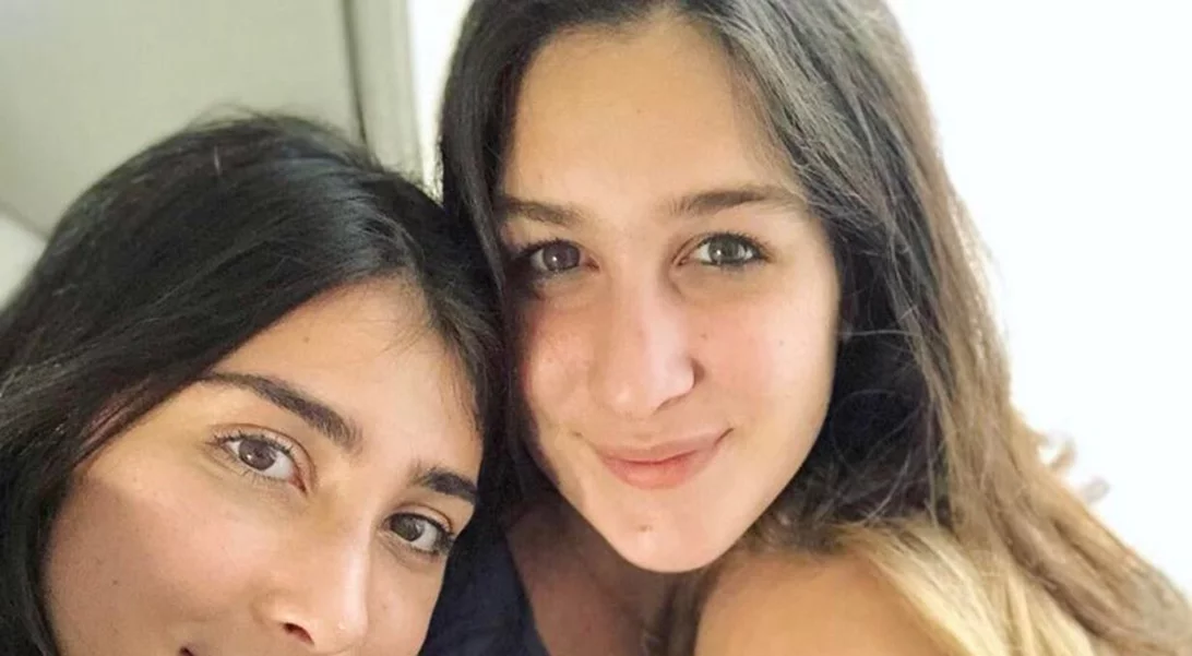 «Ευτυχία» | Η Νατάσα Θεοδωρίδου ποζάρει με τις κόρες της, Χριστιάνα και Αντριάνα