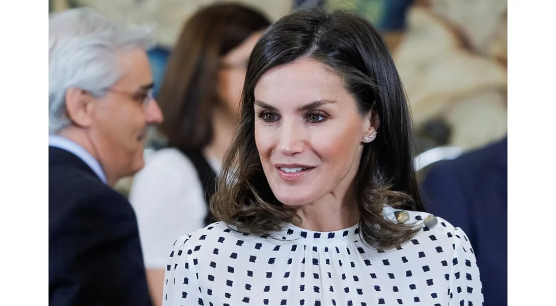 Η βασίλισσα Letizia φόρεσε το key-item των καλοκαιρινών εμφανίσεων