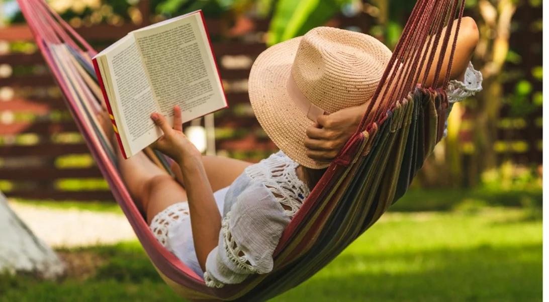 BookTok | Η τάση στο TikTok που στέλνει παλιά βιβλία στη λίστα των bestsellers