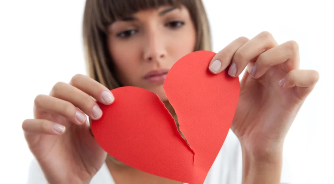 Ανάλυσέ το | Οι υποσυνείδητοι φόβοι που μπορεί να σε κρατούν μακριά από την αγάπη