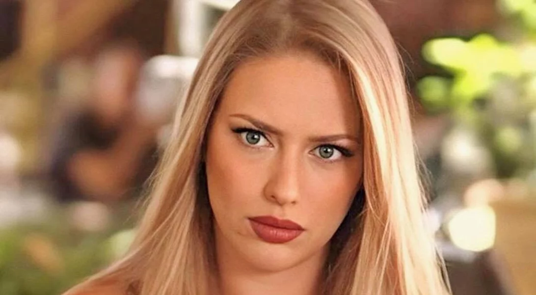 Η Ντόρα Μακρυγιάννη κούρεψε και έβαψε τα μαλλιά της | Το μακρύ καρέ και το νέο της χρώμα