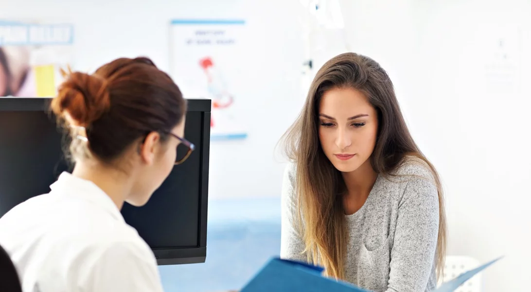 Σε τι γιατρό πρέπει να απευθυνθώ για θεραπεία κονδυλωμάτων;