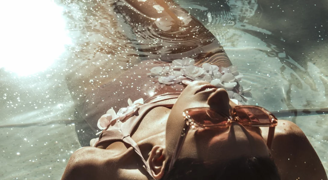 3 μυστικά για το απόλυτο αδιάβροχο μακιγιάζ του καλοκαιριού