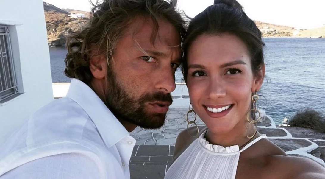 Επέτειος για τον Γιάννη Μαρακάκη και τη Νίκη Θωμοπούλου | Αδημοσίευτες φωτογραφίες από τον γάμο τους