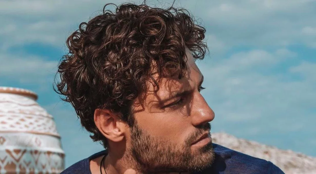 Νεαρή τραγουδίστρια αποκαλύπτει: «Το αγόρι μου ζήλεψε όταν με έκανε follow ο Κωνσταντίνος Αργυρός»