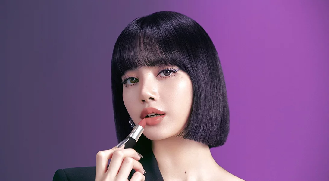 Μάθαμε το μυστικό πίσω από το αψεγάδιαστο μακιγιάζ της Lisa από τις Blackpink