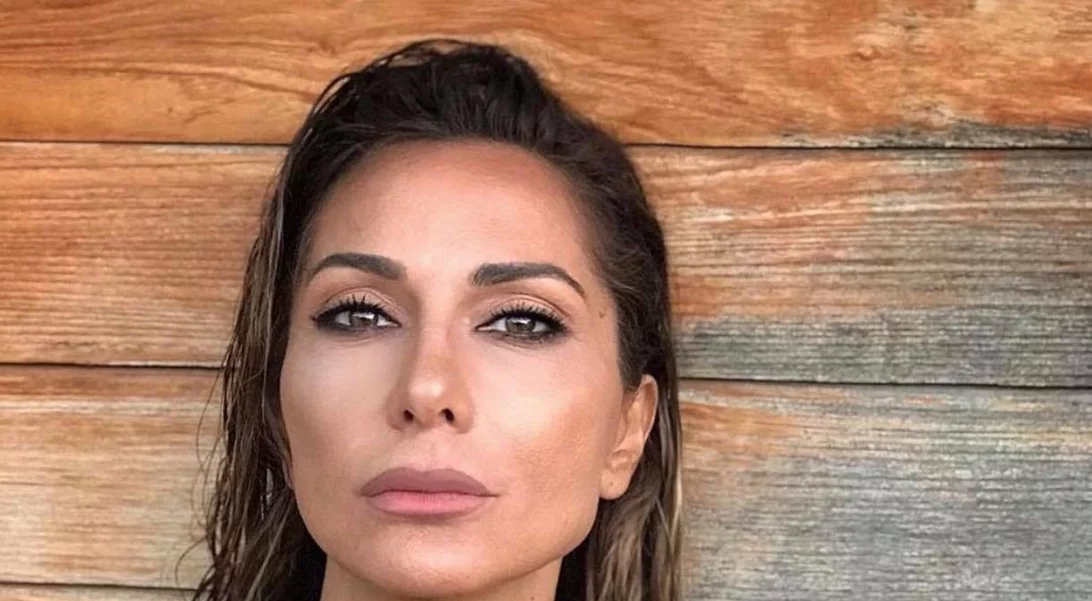 Η Δέσποινα Βανδή φτιάχνει κουραμπιέδες χορεύοντας