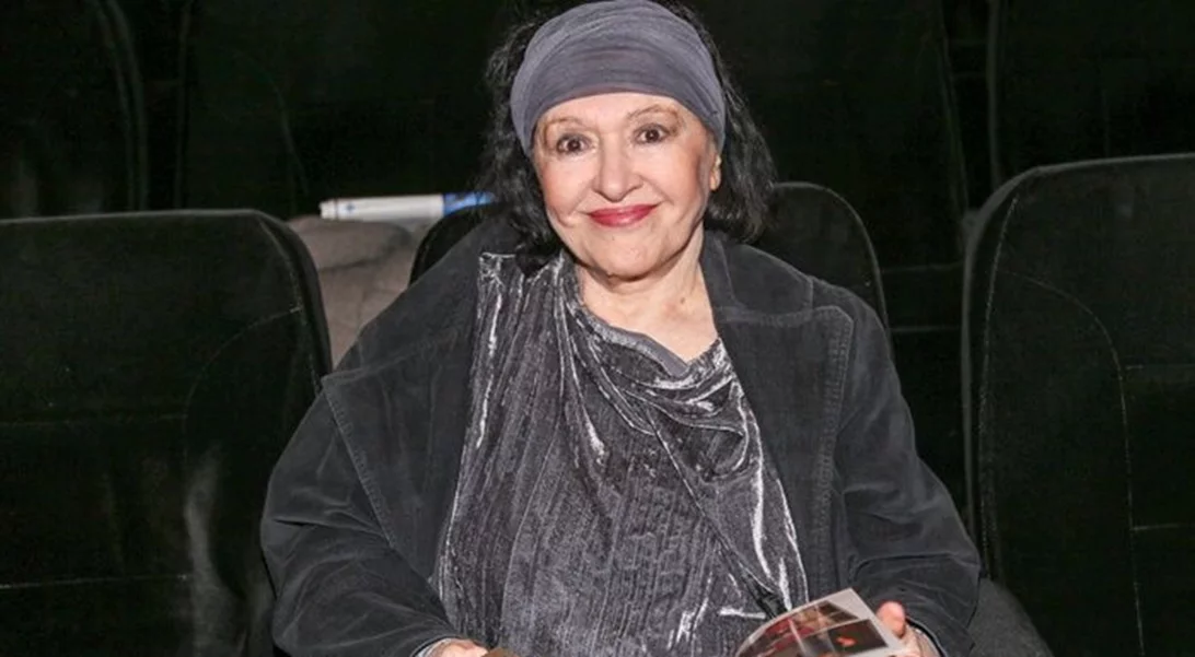 Μάρθα Καραγιάννη | Ακμαιότατη γιόρτασε τα 81 της χρόνια (pic)