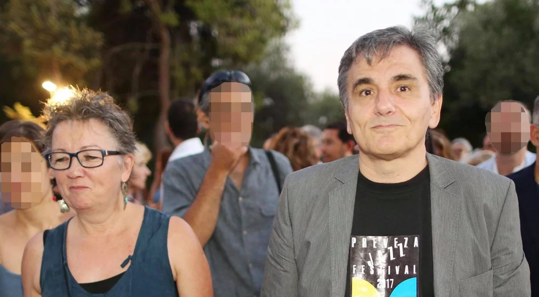 Ευκλείδης Τσακαλώτος | Πήρε διαζύγιο από τη Heather Denise Gibson έπειτα από 35 χρόνια κοινής πορείας