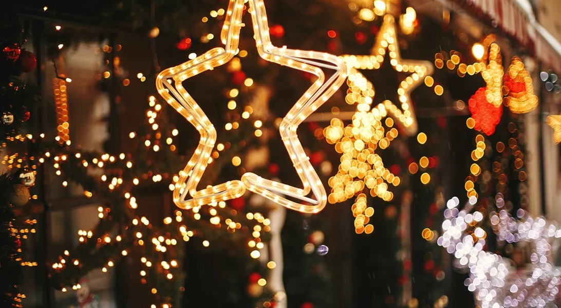 Χριστούγεννα με επίκεντρο το παιδί στους δήμους της Αττικής