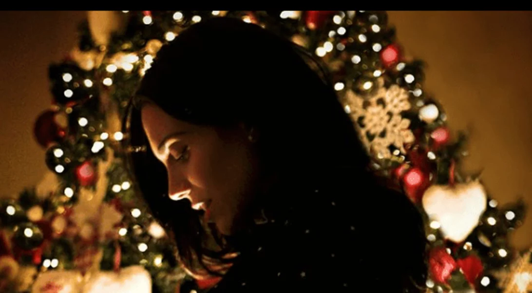 Κρυσταλλία Ρήγα | Ποζάρει με γυμνή φουσκωμένη κοιλίτσα στον φακό του συζύγου της