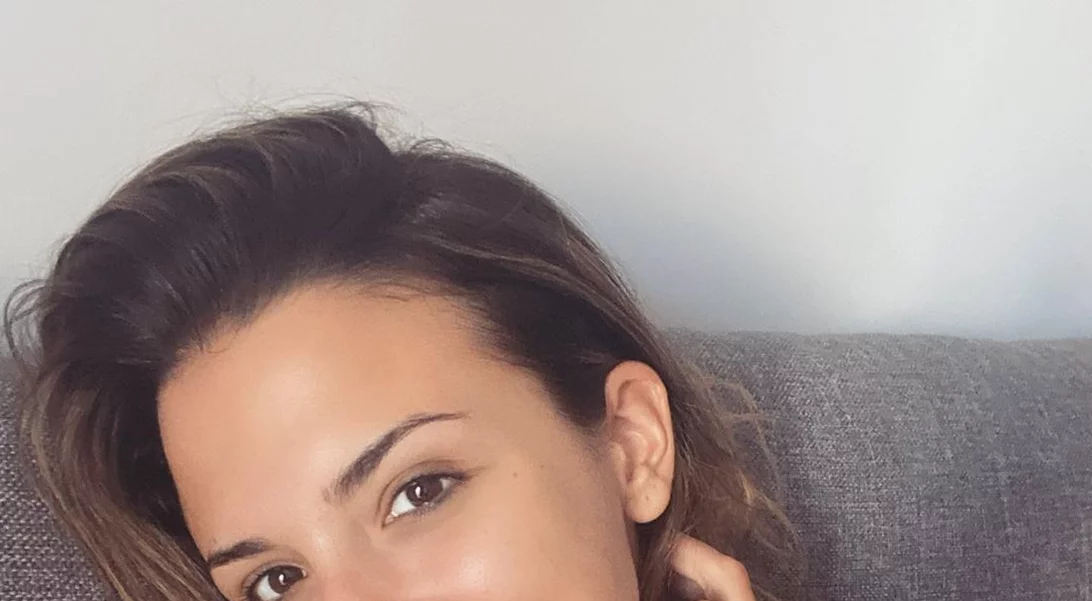 Κατερίνα Λιόλιου | Απαντά στις φήμες που τη θέλουν ζευγάρι με τον κατά 40 χρόνια μεγαλύτερό της, Πέτρο Κωστόπουλο