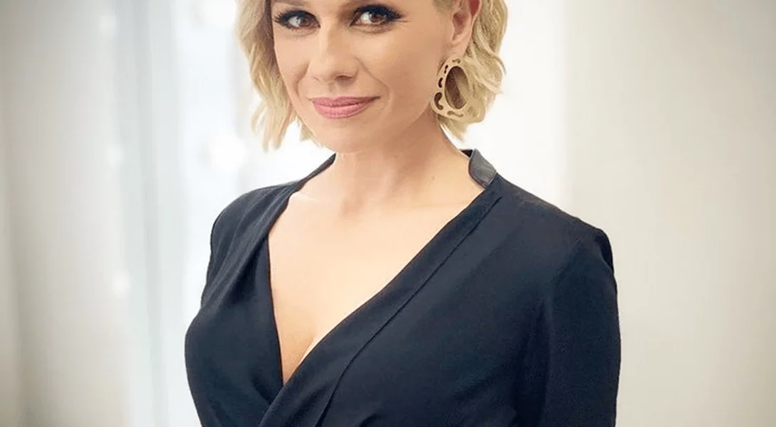 Κατερίνα Καραβάτου | Εμφανίστηκε με τρικ στην αρχή της εκπομπής